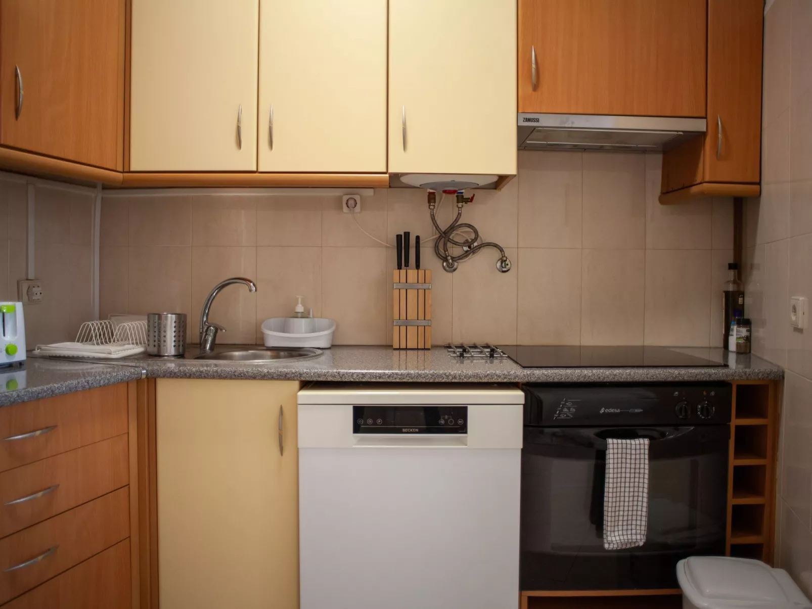 Just4u Wohnung 2 mit AC in der Nähe von Lissabon und Strand-Binnen