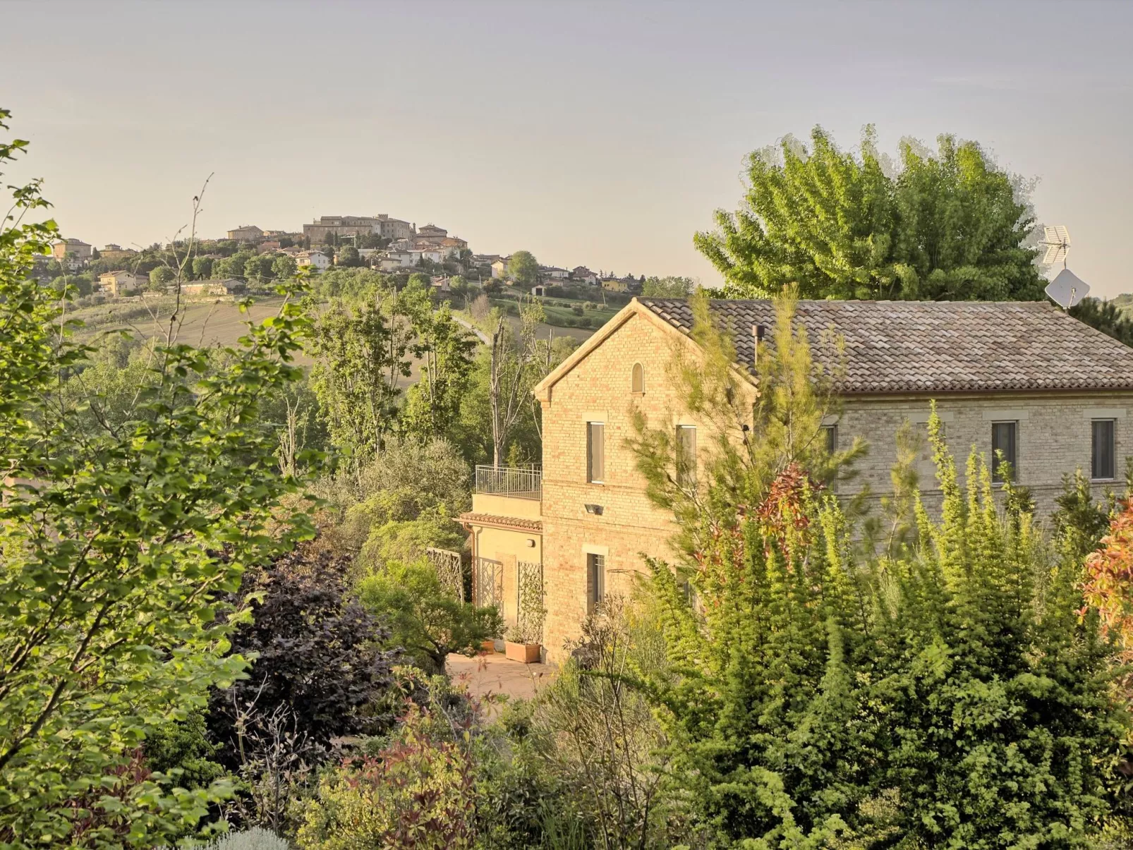 Haus der Musik 270m Veranda, Garten und Pool-Buiten