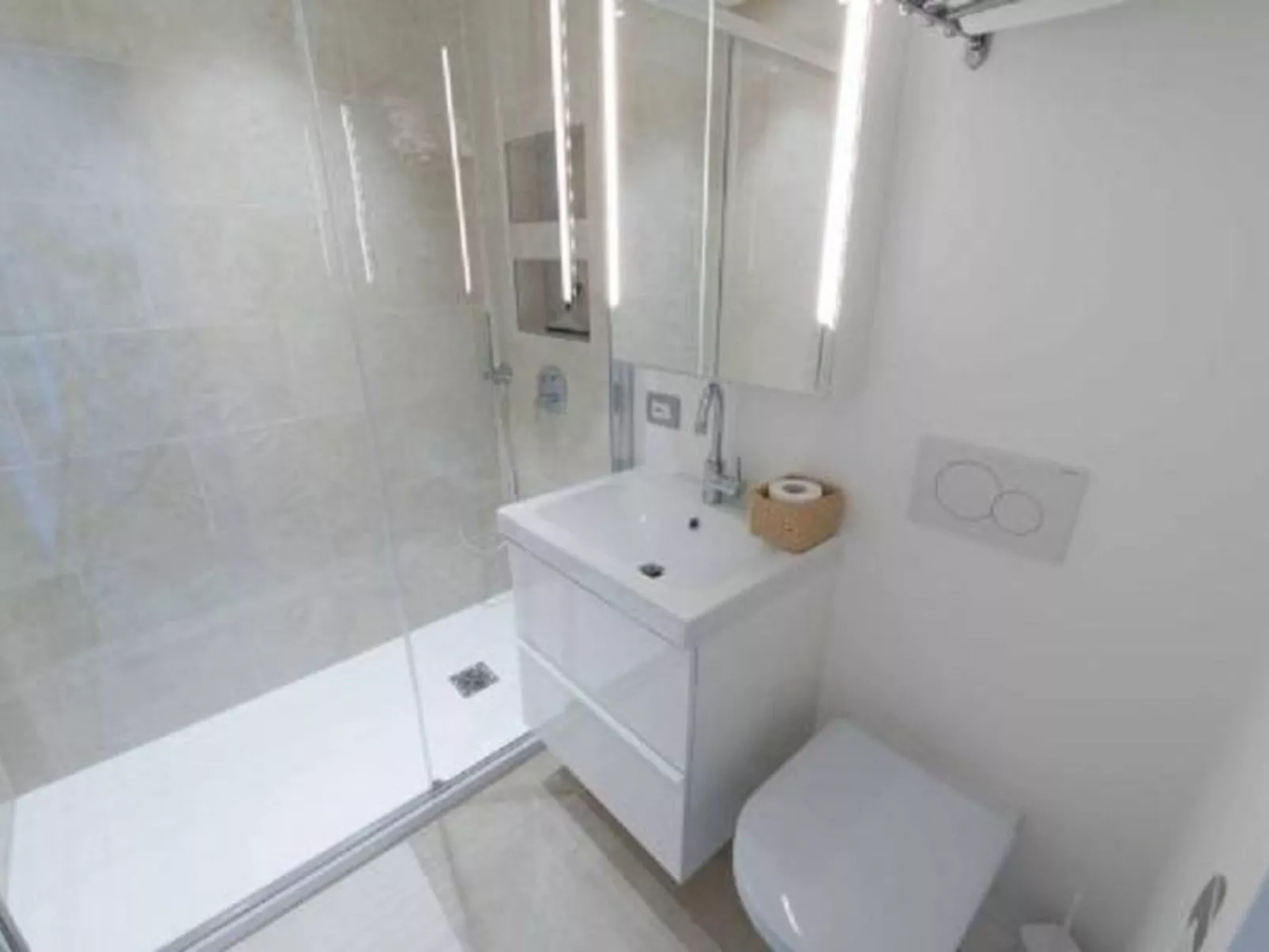 Elegante Penthouse-Wohnung mit Seeblick-Binnen