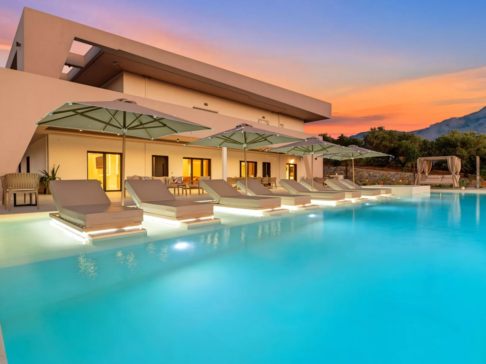 Celestial Luxury Villa Privater Pool Jaccuzi-Binnen