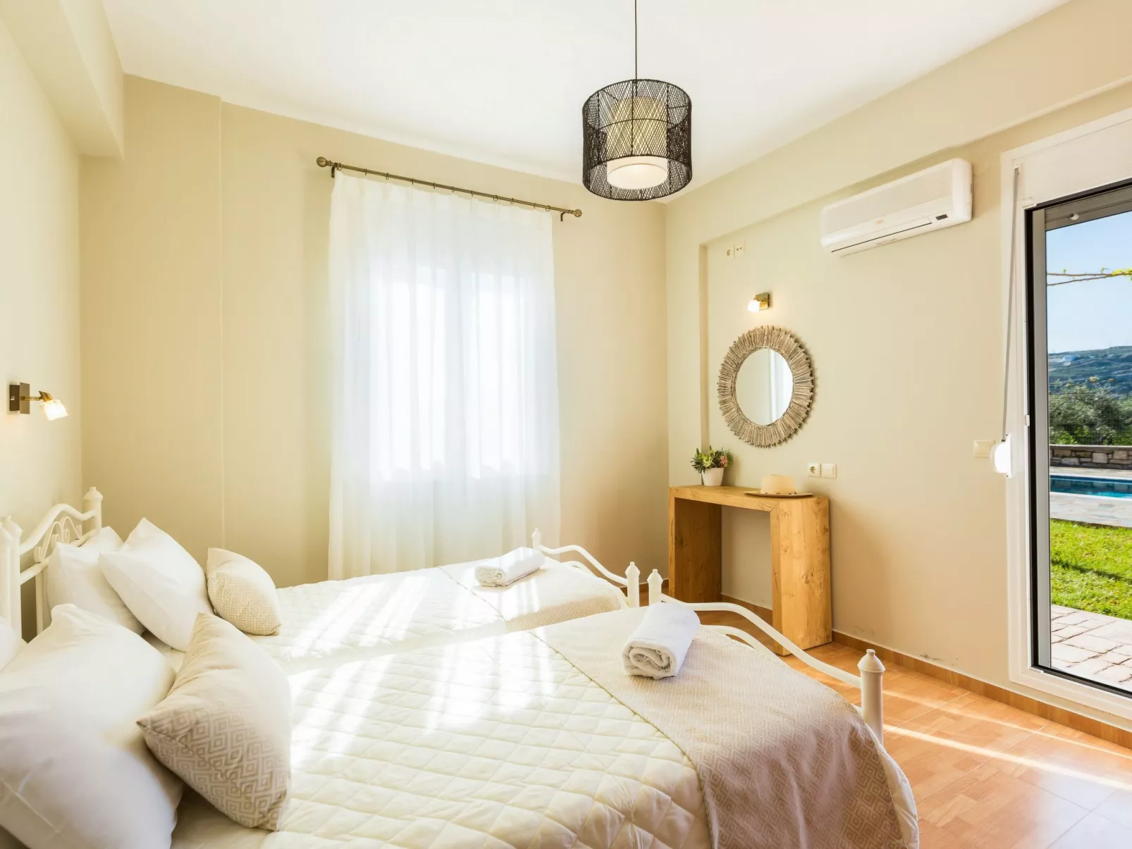 Familienvilla mit Pool und Tischtennisplatte-Image-tags.info