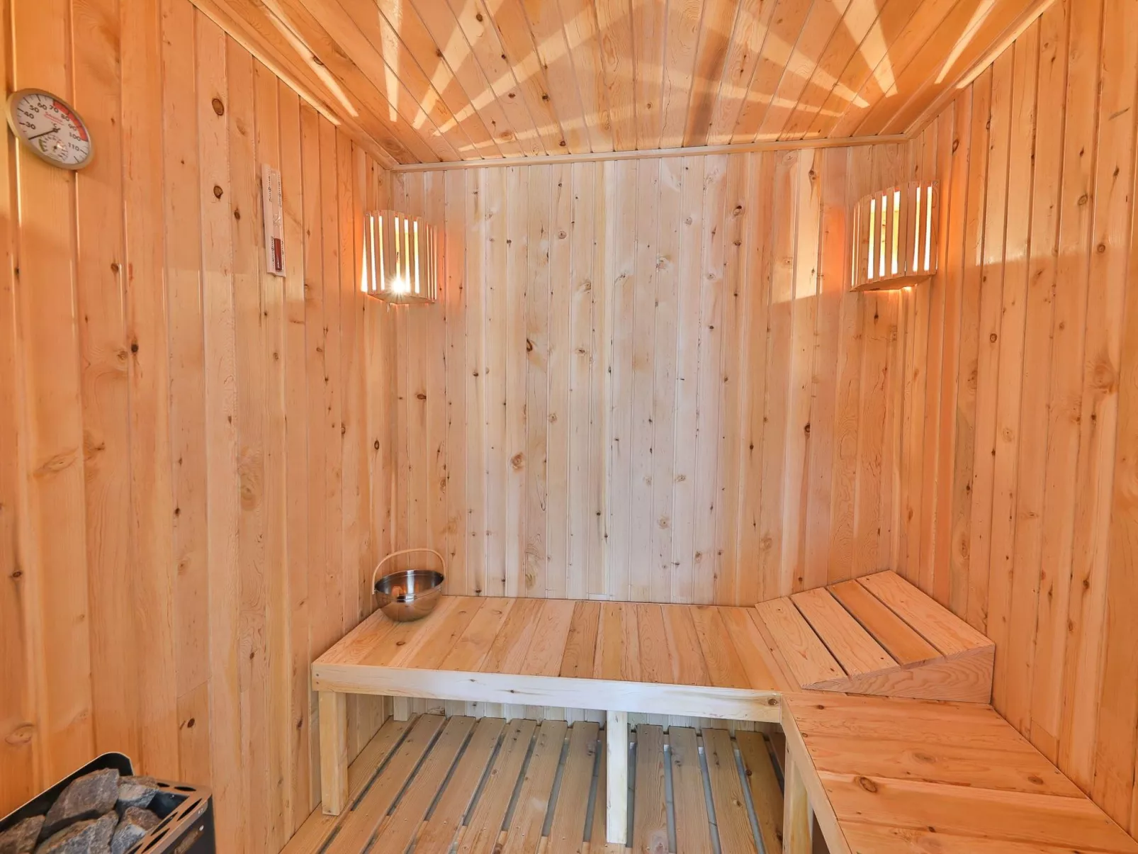 Villa Summery-Binnen