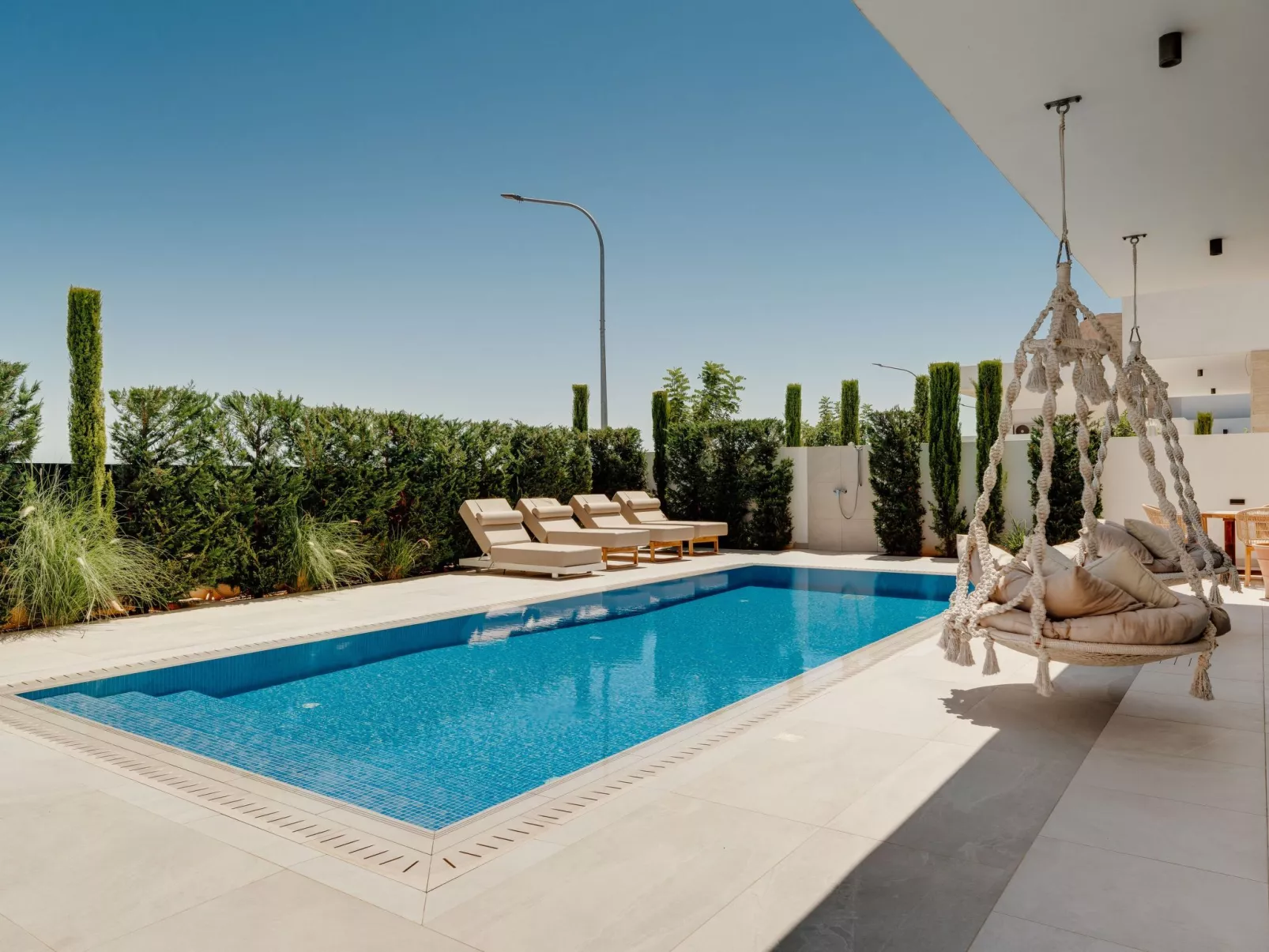 "Hercules 41" mit privatem Parkplatz-Buiten