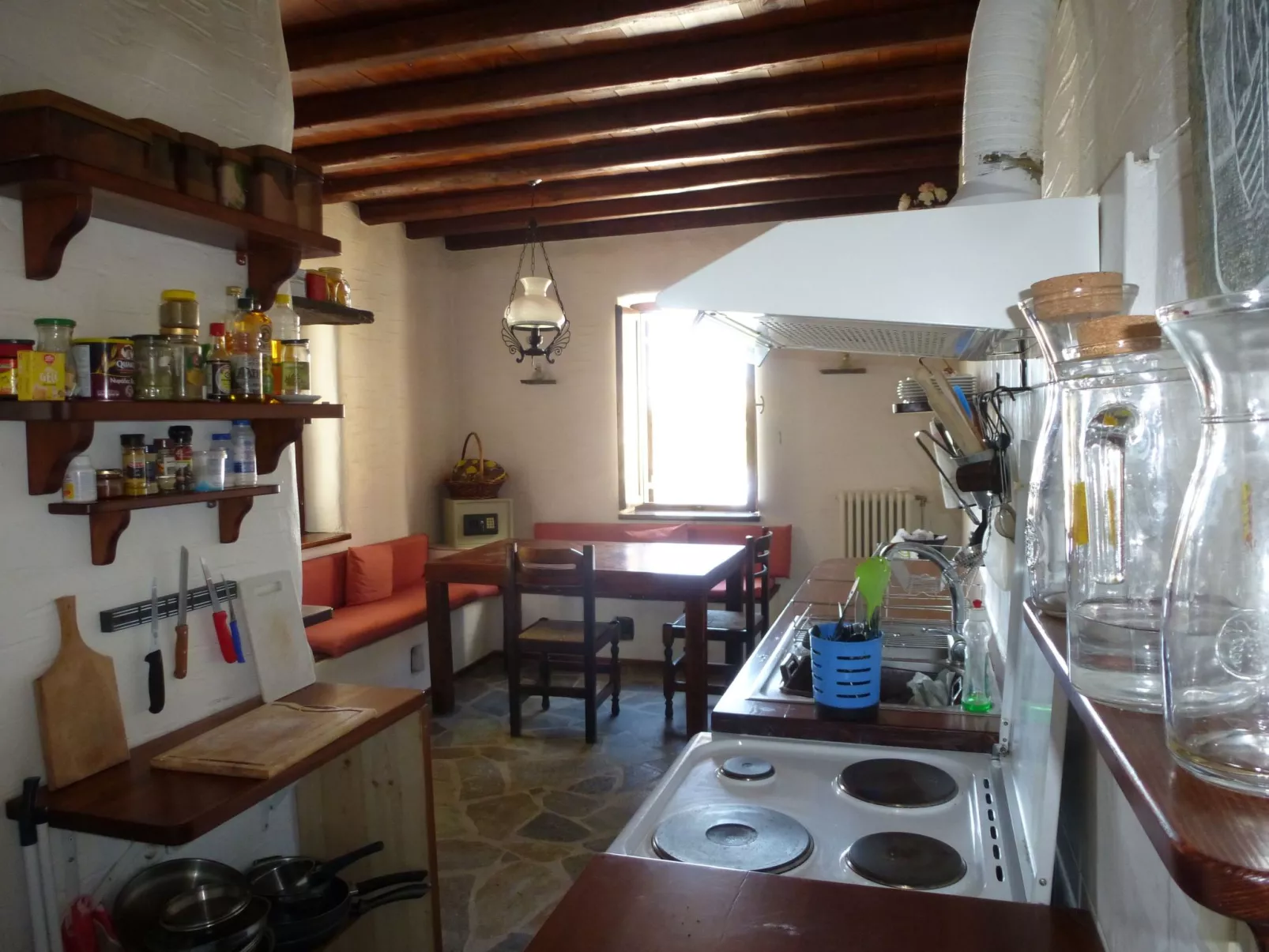 Apollon Paradise-Binnen