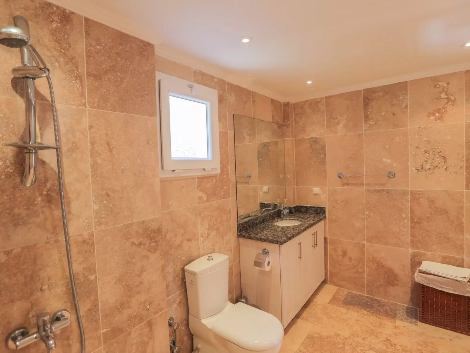 Steinhaus Villa direkt im Zentrum von Kalkan-Binnen