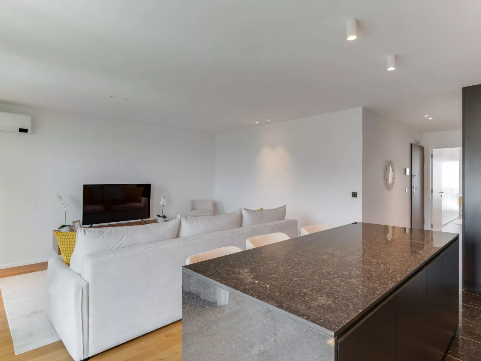 Perlen-Apartment mit Meerblick-Binnen