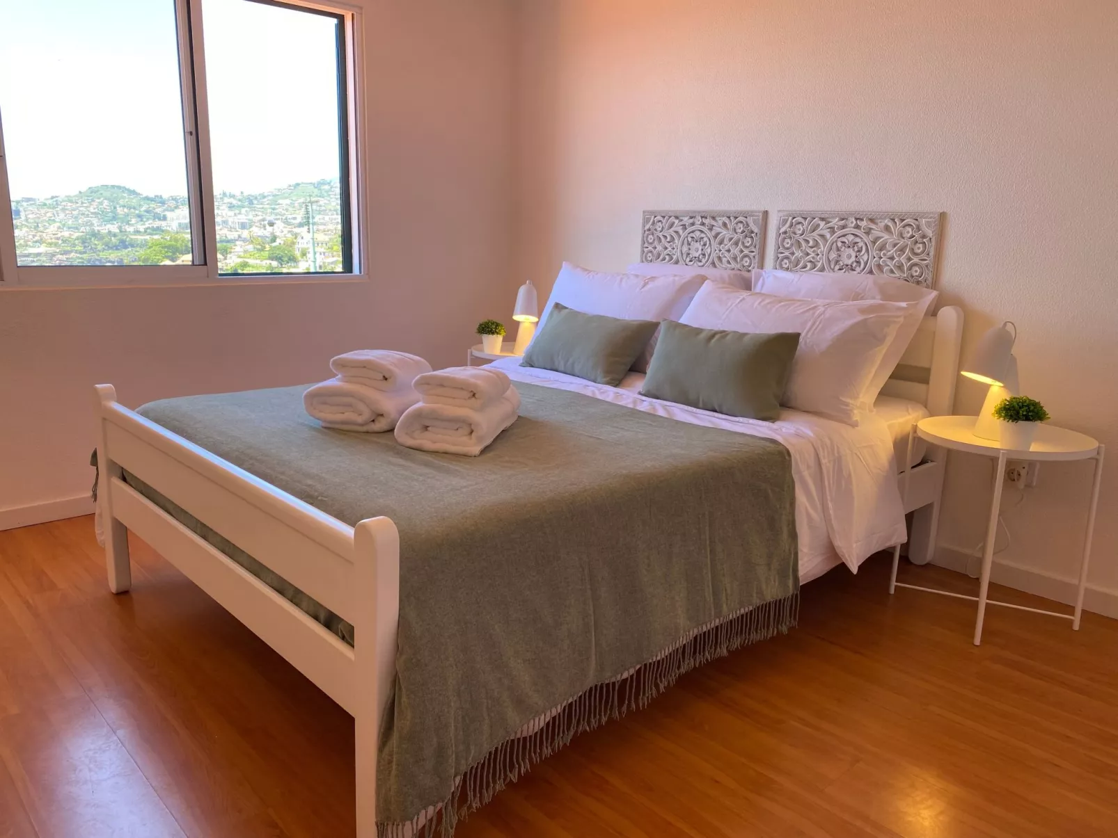 Ideales Familienhaus mit freiem Stadt- und Meerblick-Binnen