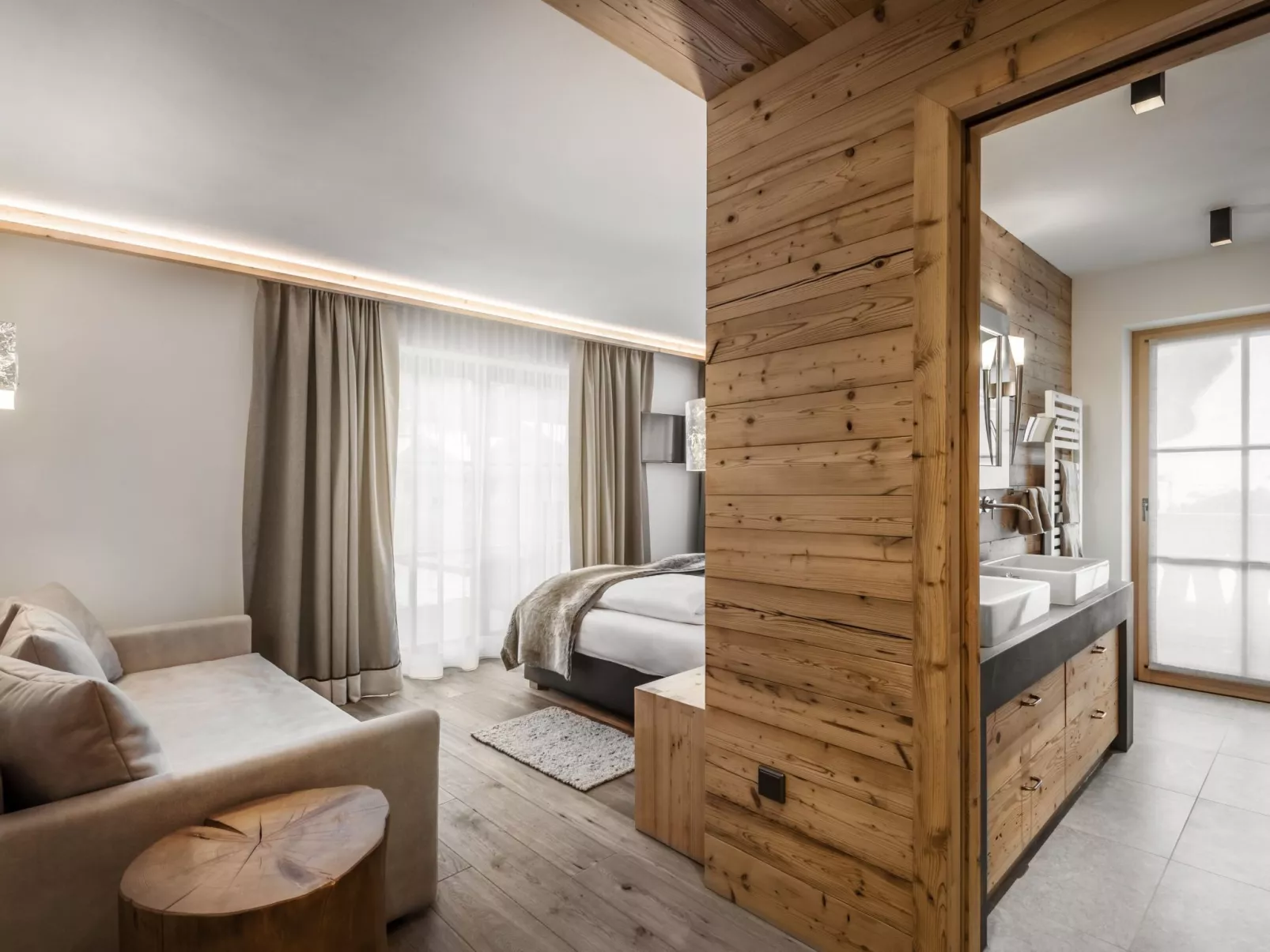 Für vier Personen im Erdgeschoss mit kleinem privatem Garten-Binnen