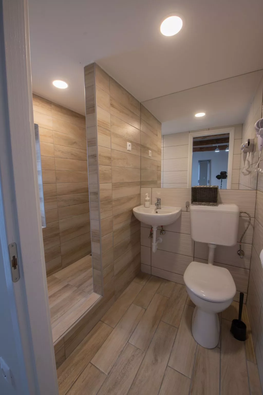 Charmantes Appartement Caesar mit Terrasse-Binnen