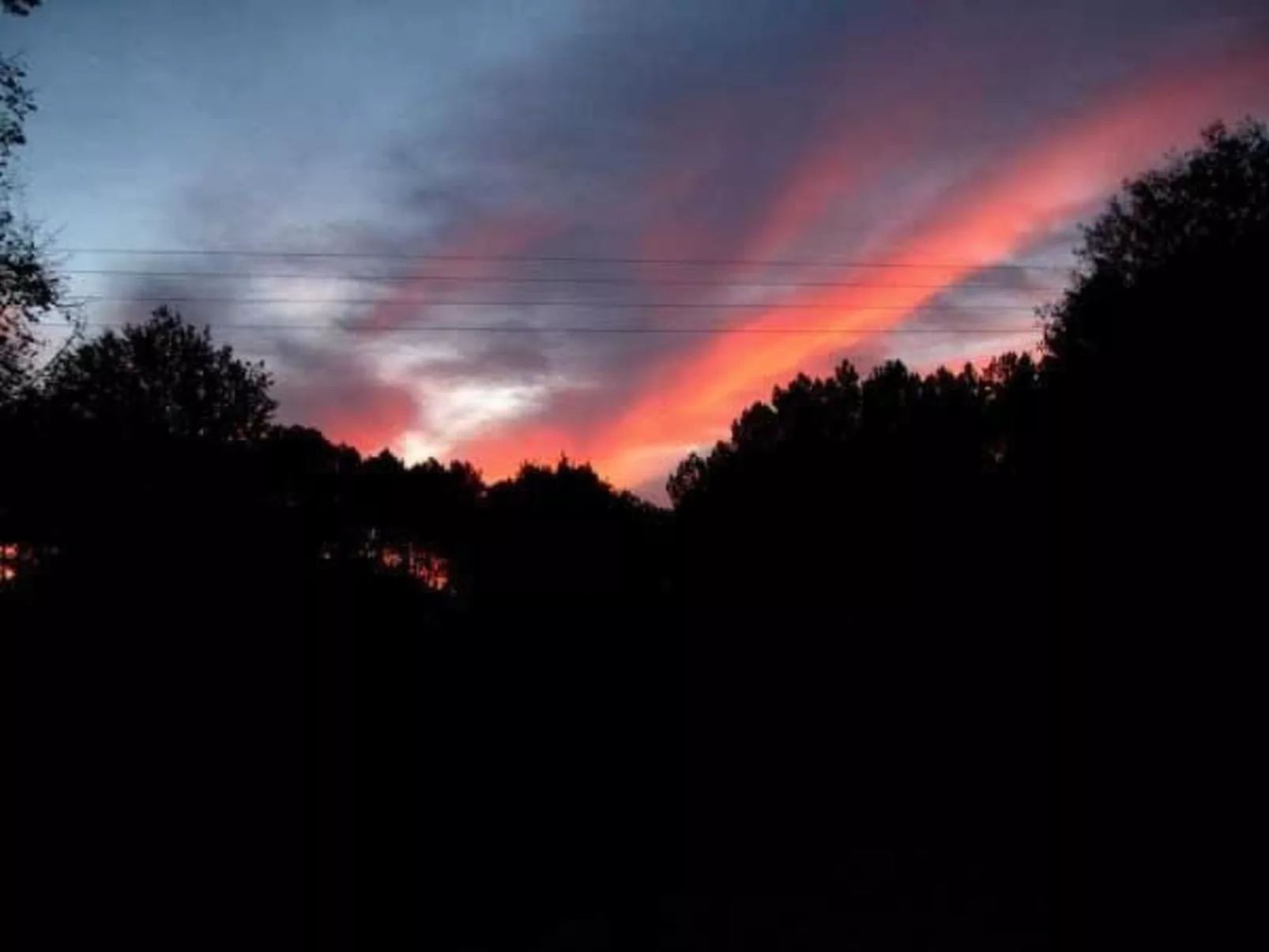 Gemütliches Ferienhäuschen im Grünen mit Terrasse-Buiten