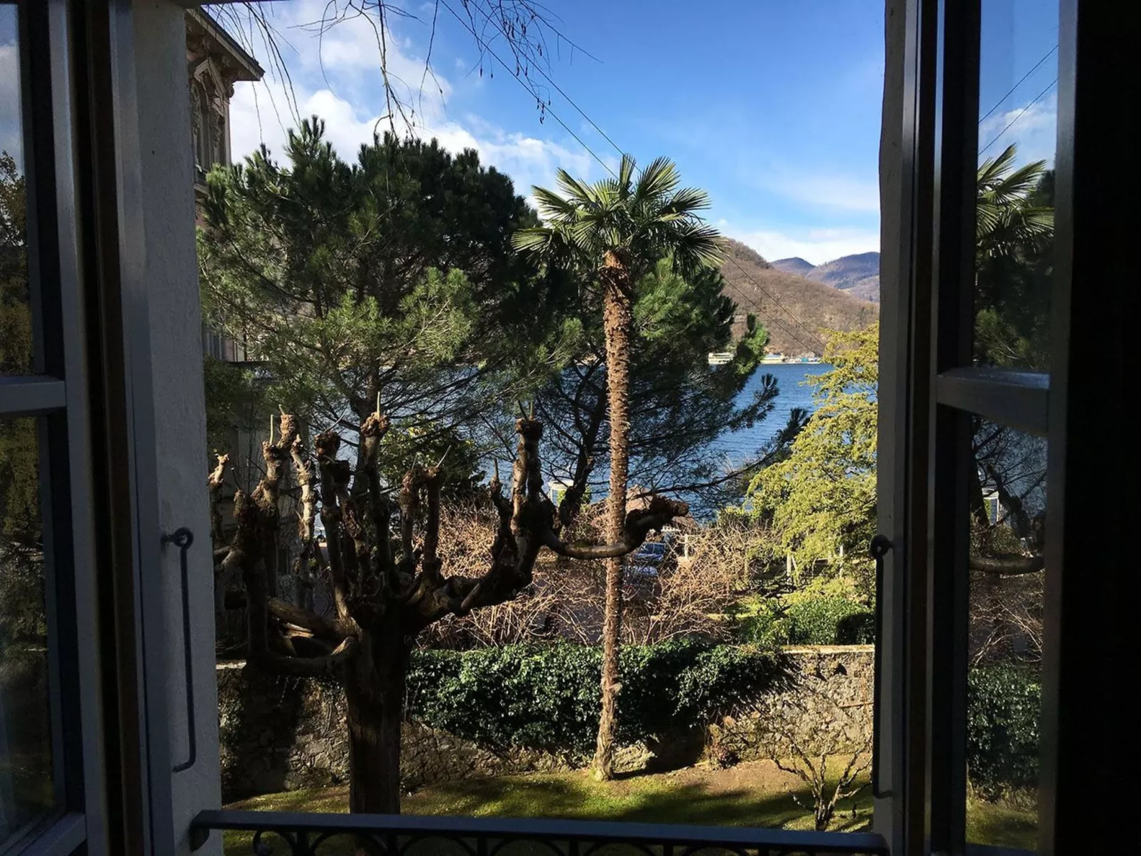 3.5-Zi.-Ferienwohnung mit privatem Seeanstoss-Binnen