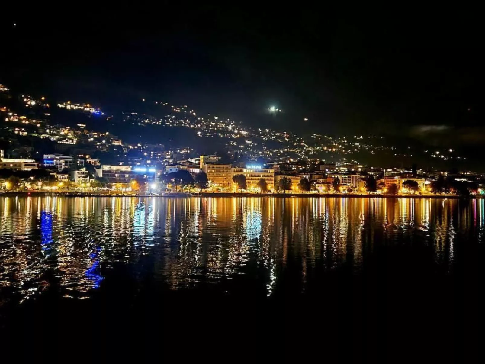 Modern Lake Suite Apt. 605-Buiten