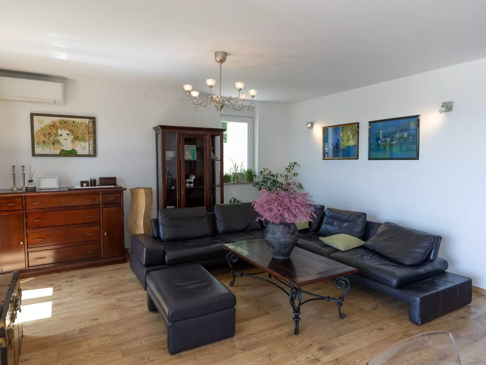 Ferienvilla mit privatem Pool-Binnen