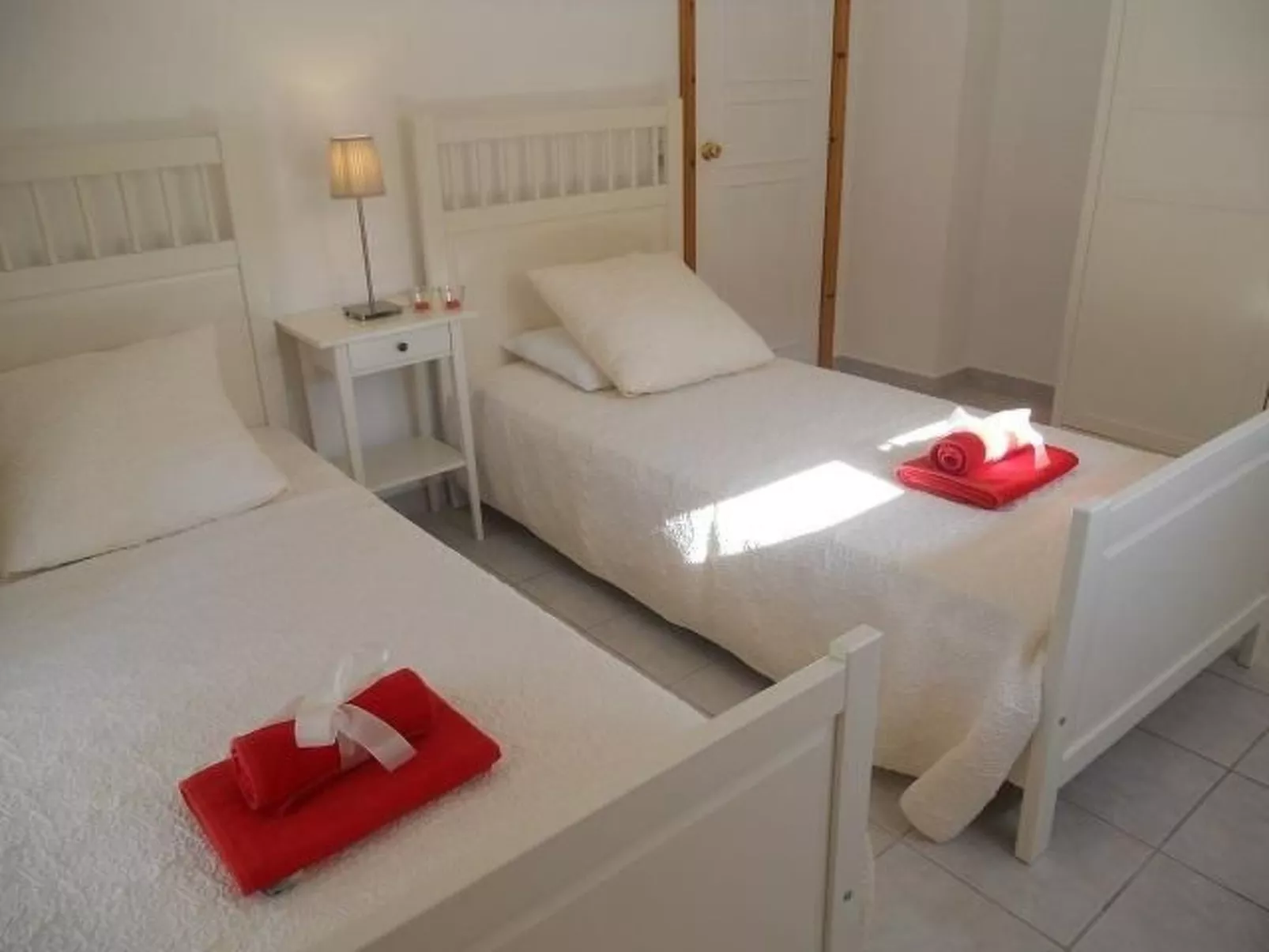 Ferienvilla mit Garten, Grill und Terrasse-Binnen