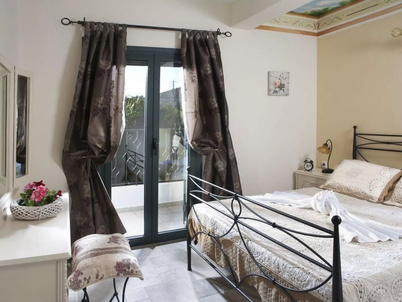 Pandora Piskopiano - Image-tags.info