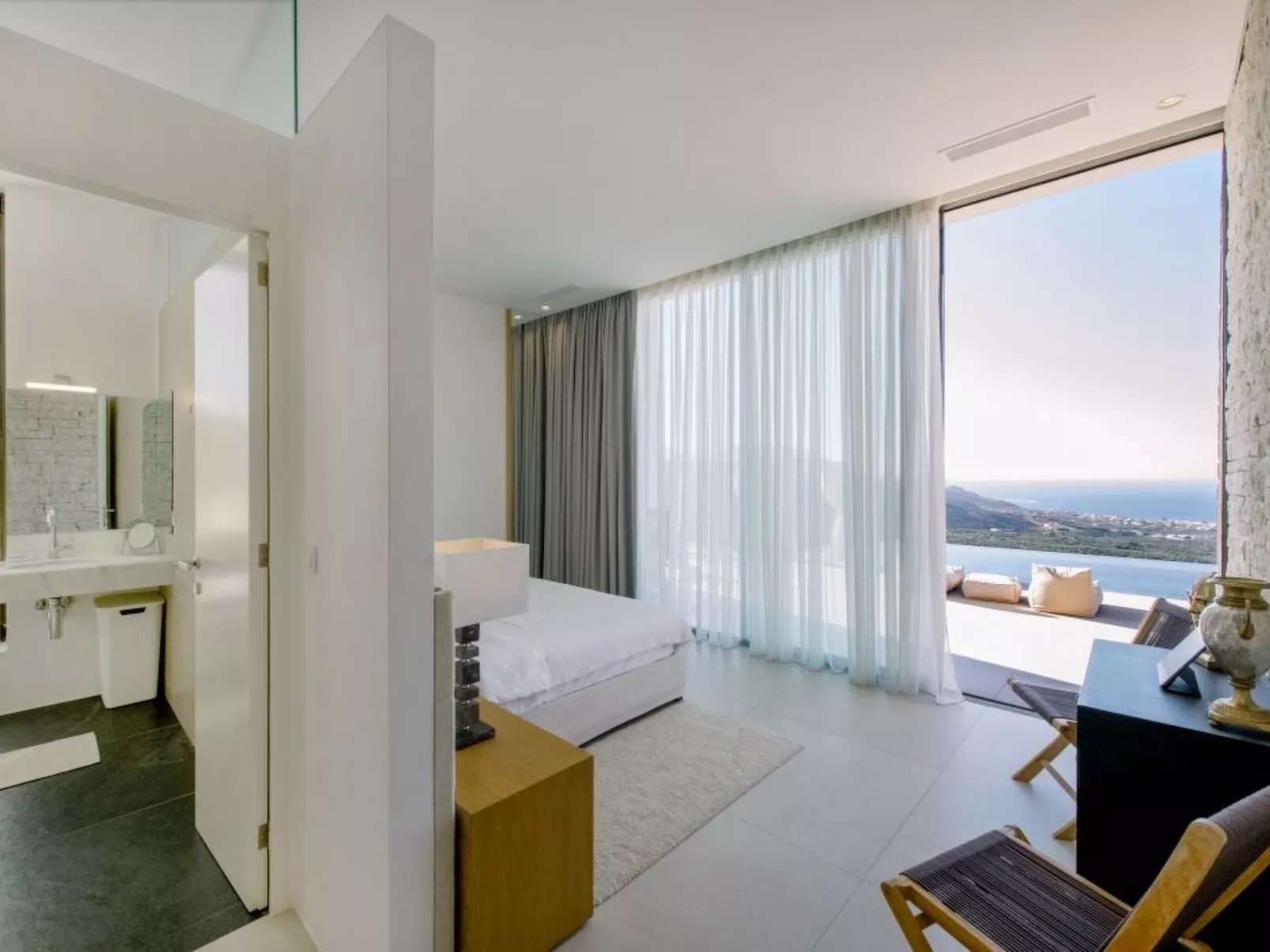 Neue einzigartige Villa mit atemberaubender Aussicht in Strandnähe-Image-tags.info