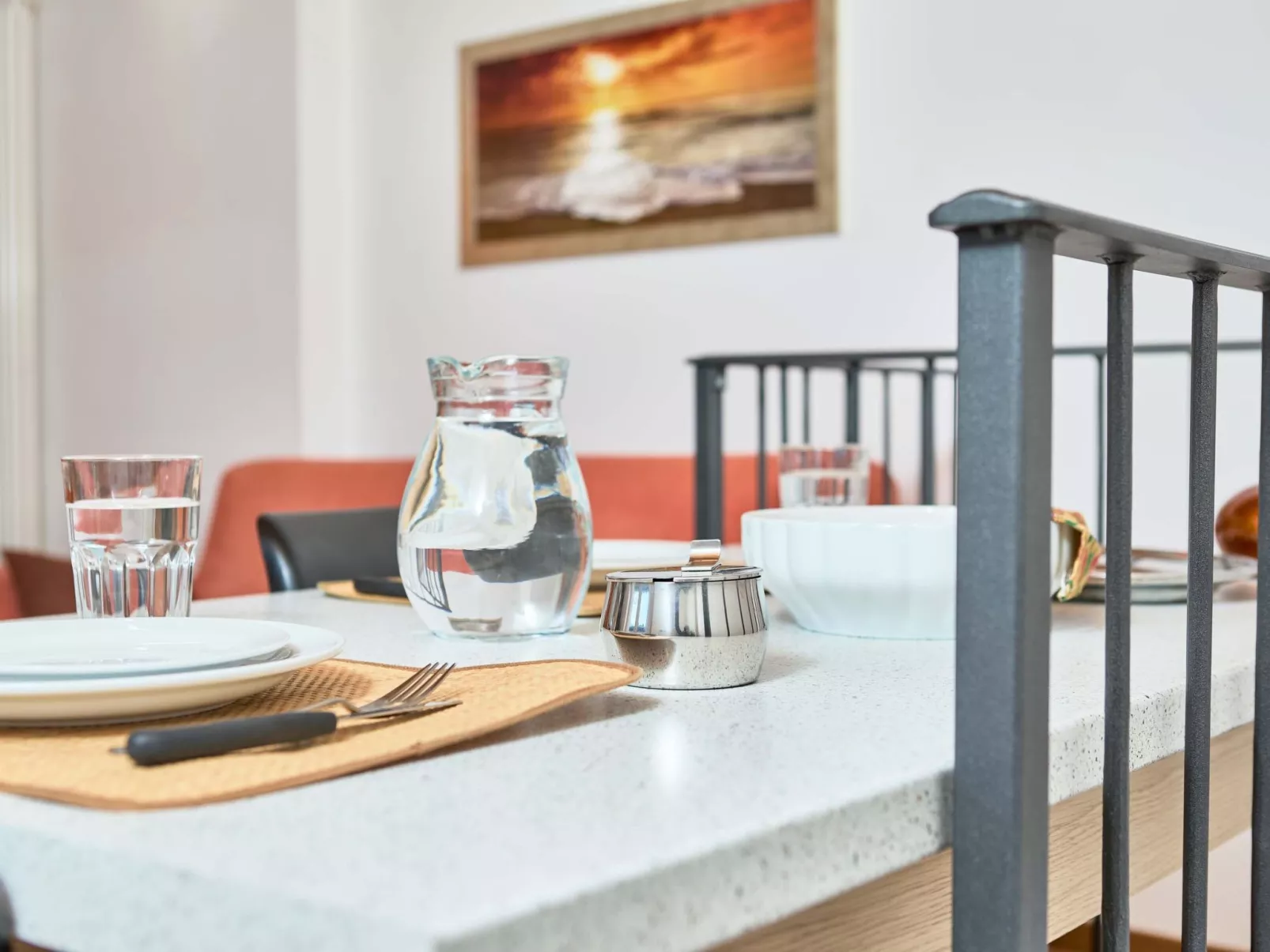 Schönes Dachgeschosszimmer mit großem Balkon BV5-Binnen