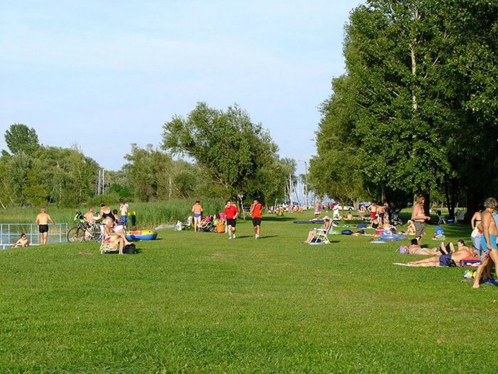 Wohnung in Balatonberény mit Möblierter Terrasse - Buiten