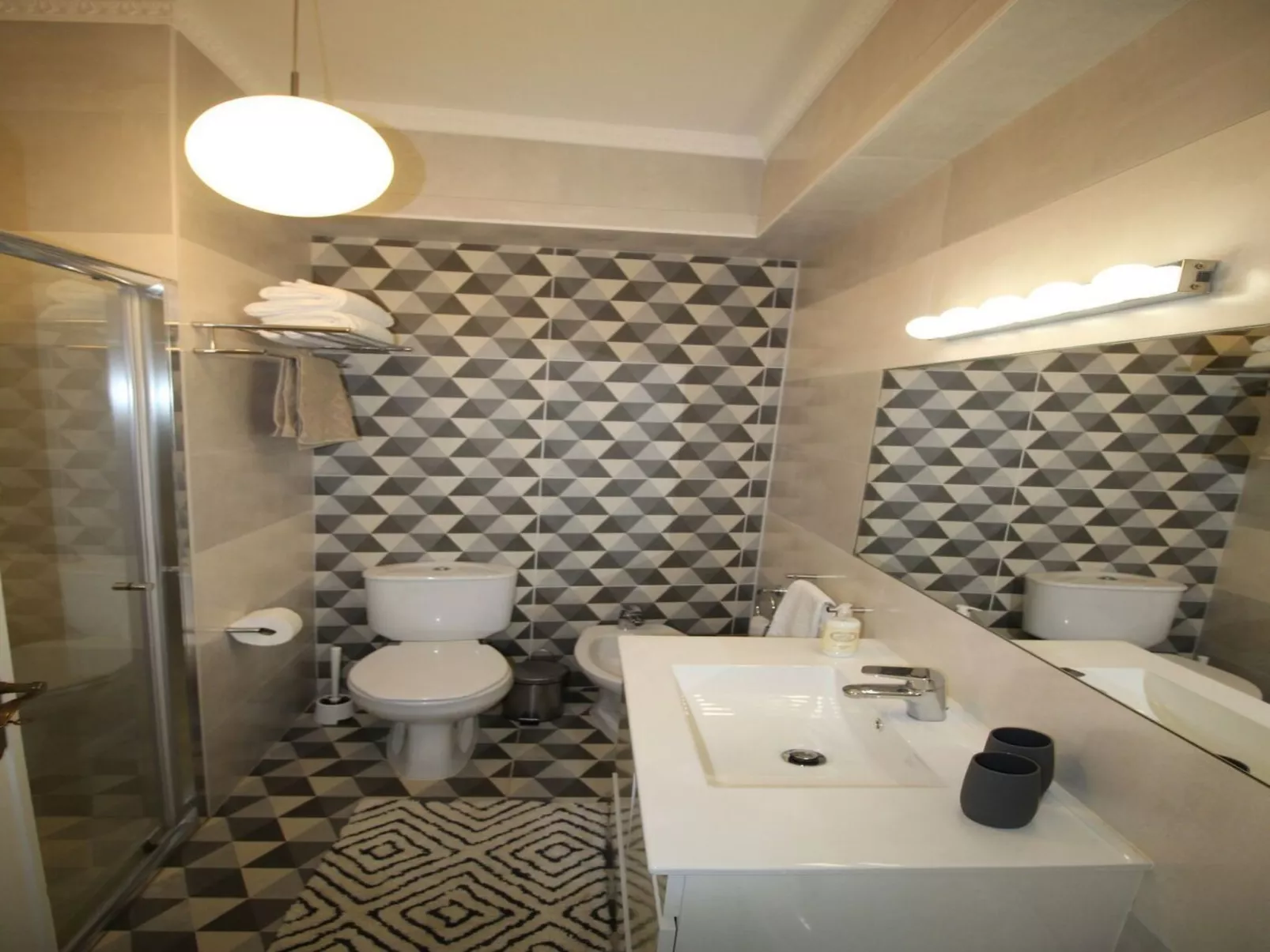 Aveiro Apartment mit Patio-Binnen