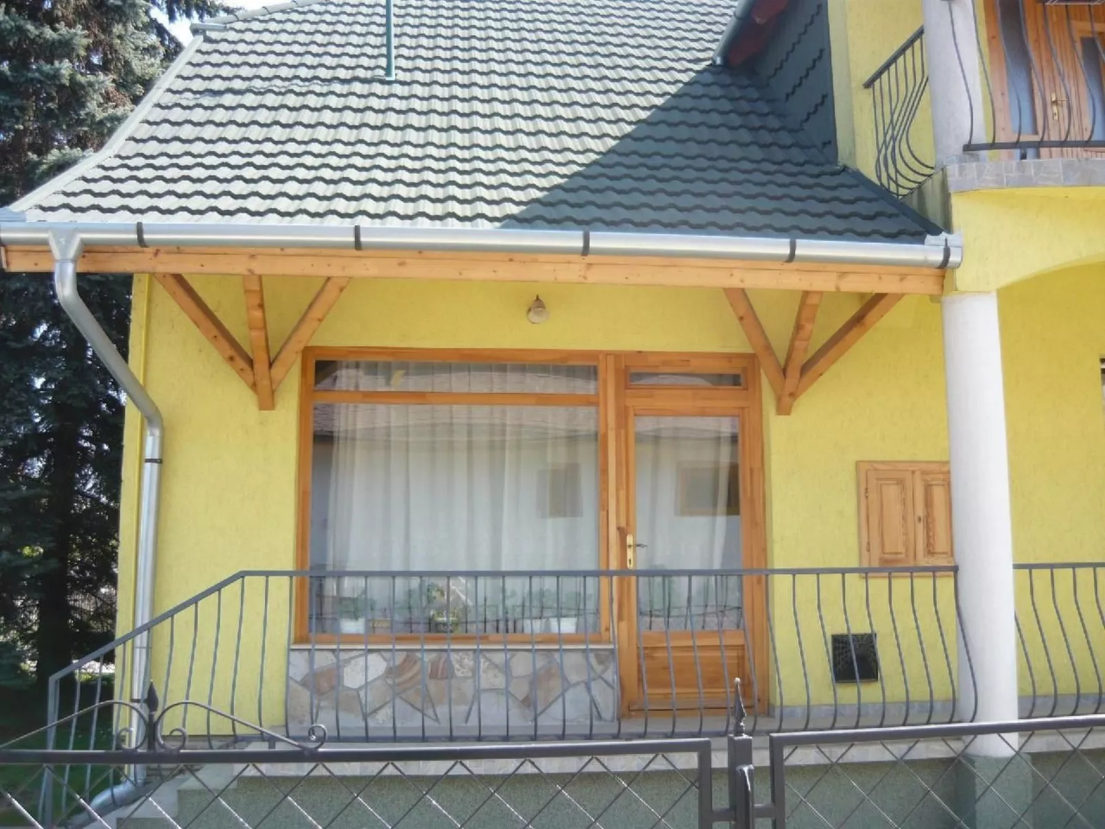 Mit möblierter Terrasse-Buiten