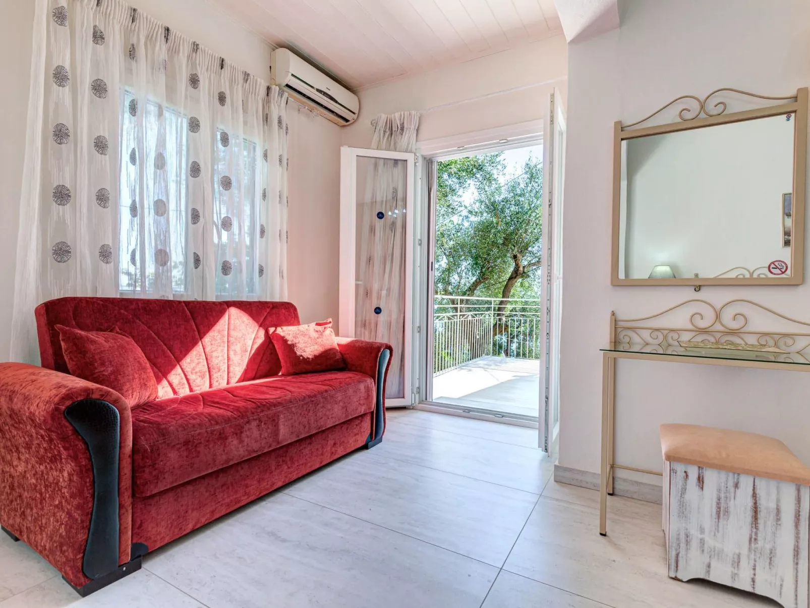 "Villa Nafsika"-Binnen