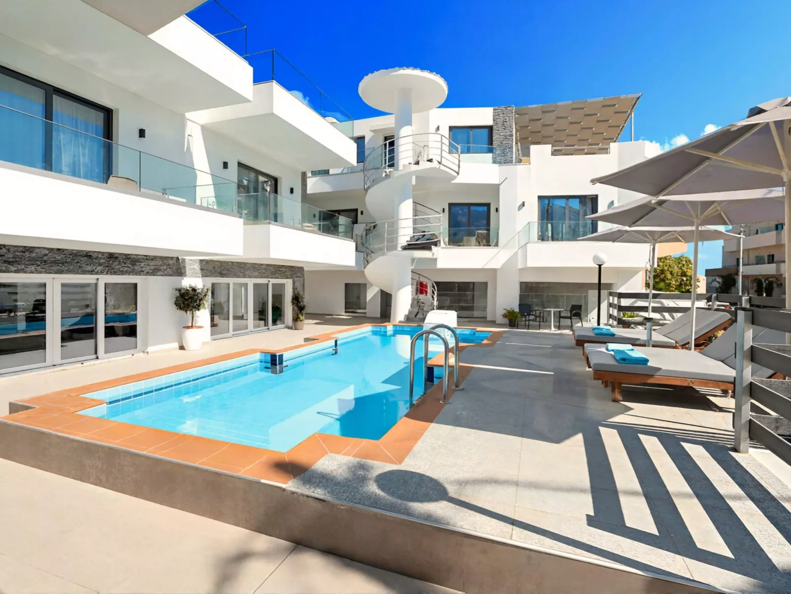 Pnoe Beachside Suite-Binnen