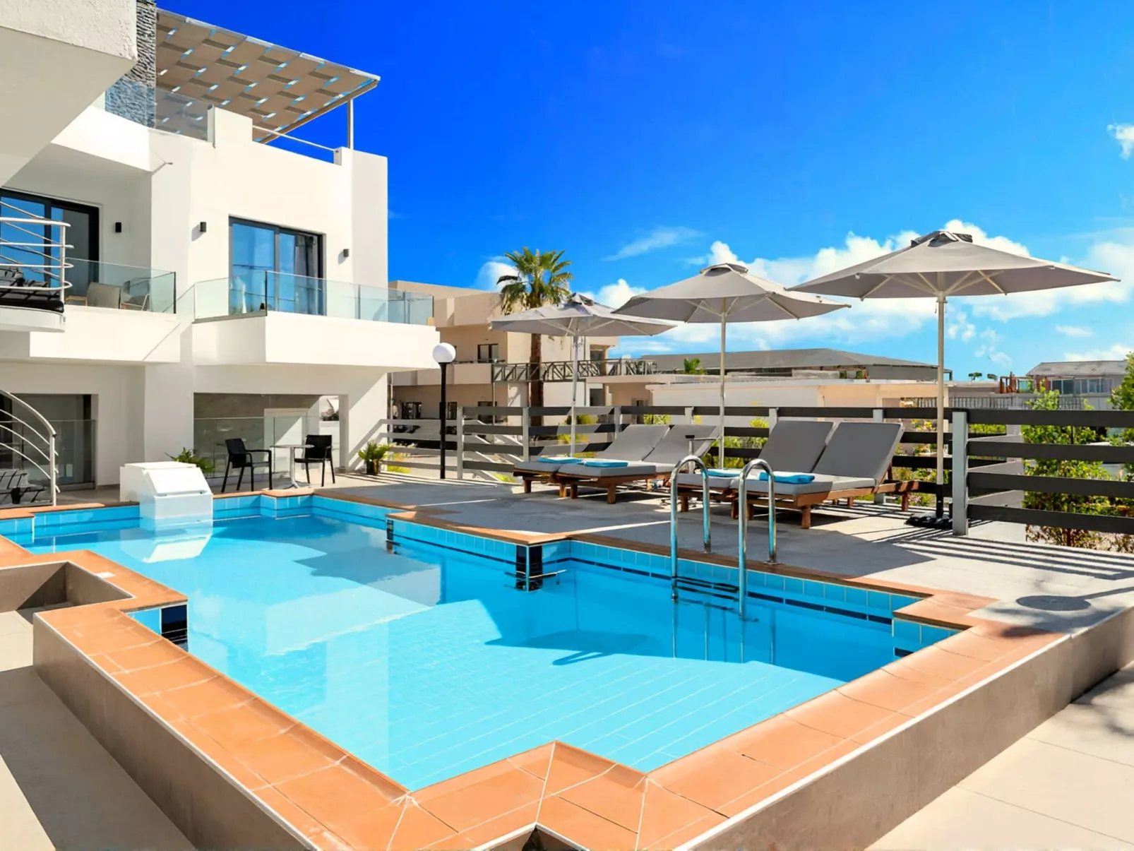 Pnoe Beachside Studio-Binnen