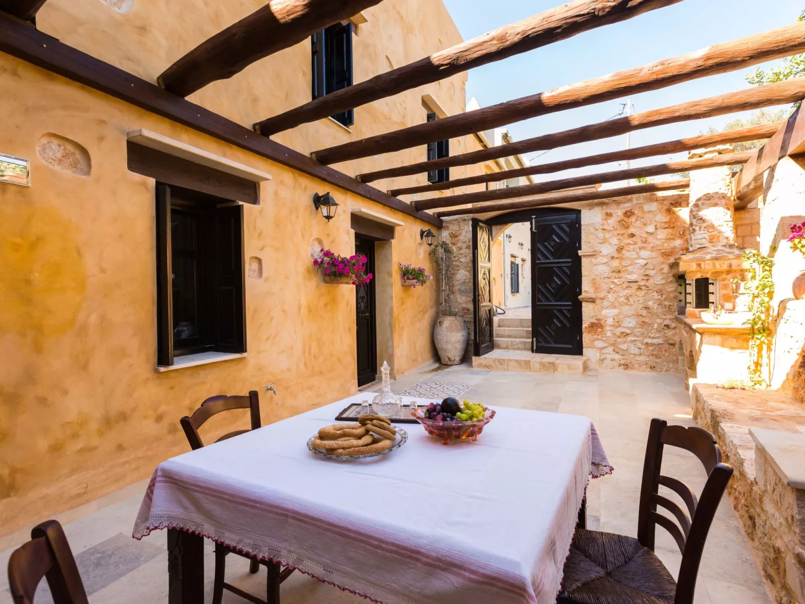 Freistehendes Ferienhaus mit großem Pool-Binnen