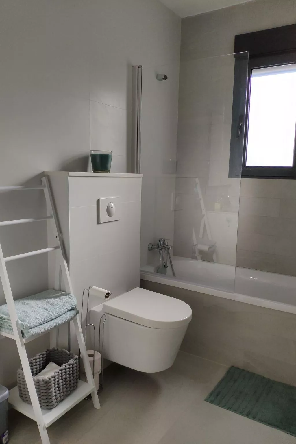 "Arenas house" mit Pool-Binnen