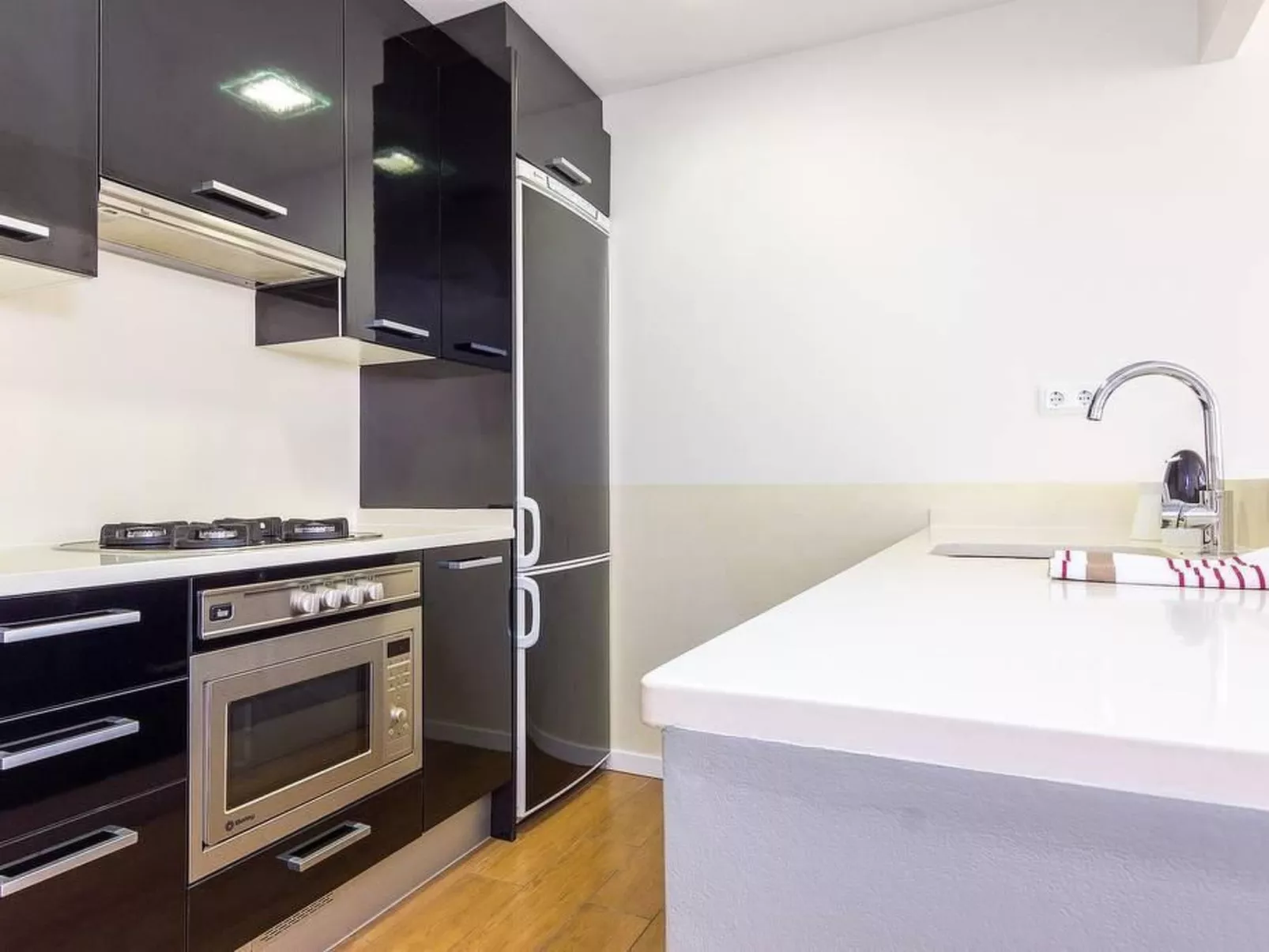 Wohnung in Gracia mit privatem Pool-Binnen