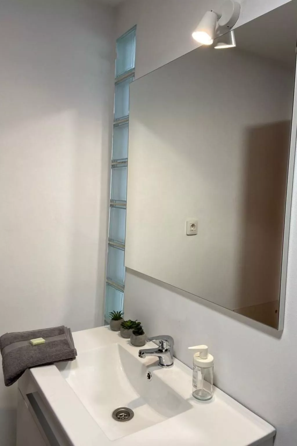 Schöne helle und gemütliche Stadtwohnung in SC-Binnen