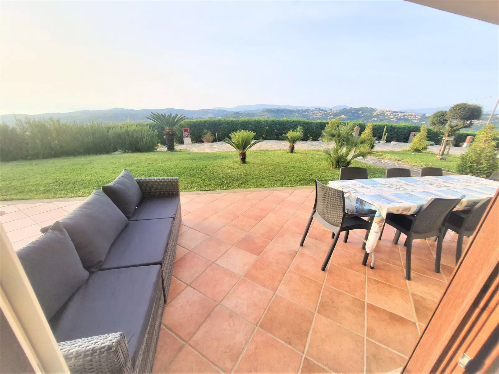 Mit Aussicht und Pool-Binnen