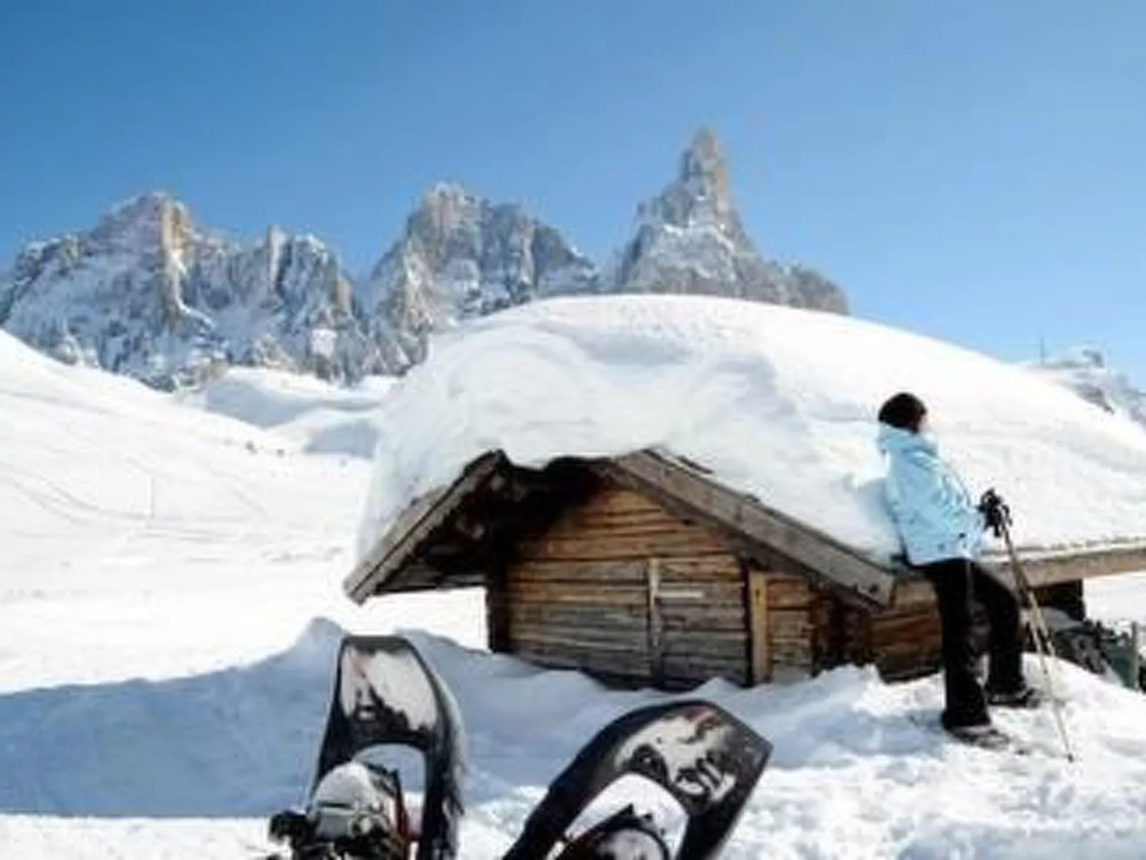 Romantisches Chalet in den Wiesen der Dolomiten-Binnen