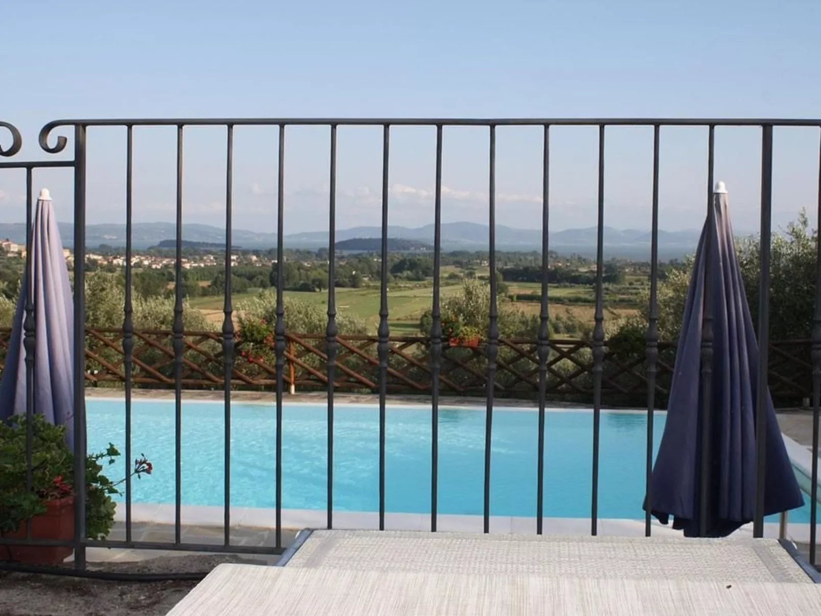 Wohnung in Sanguineto mit privatem Parkplatz-Buiten