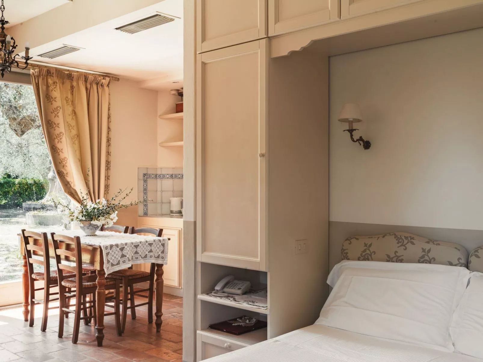 In einem Bauernhaus in den Hügeln, mit Garten und Pool-Image-tags.info