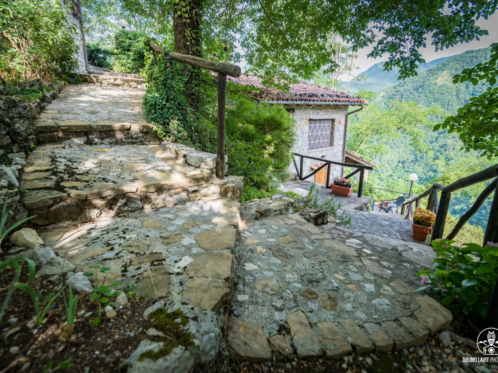 In Vergemoli mit Schönem Kamin-Binnen