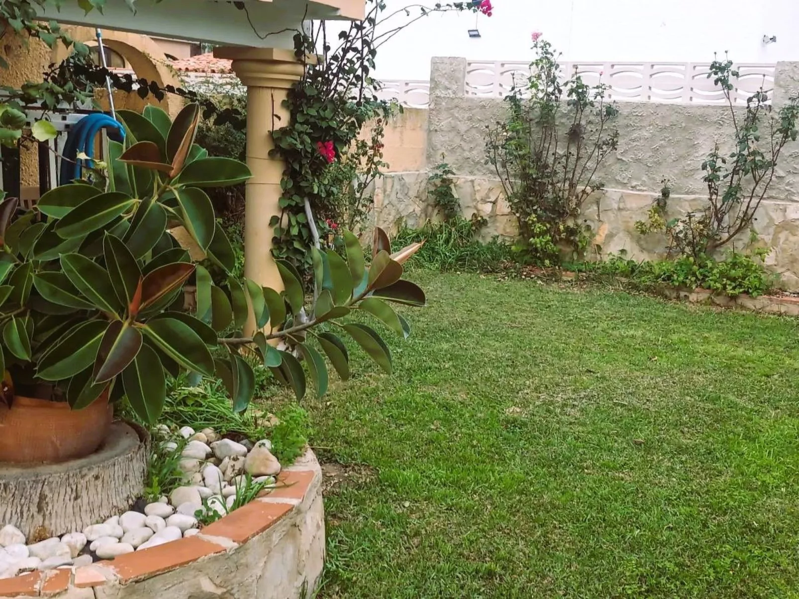 Rustikales Haus am Strand von Denia-Buiten