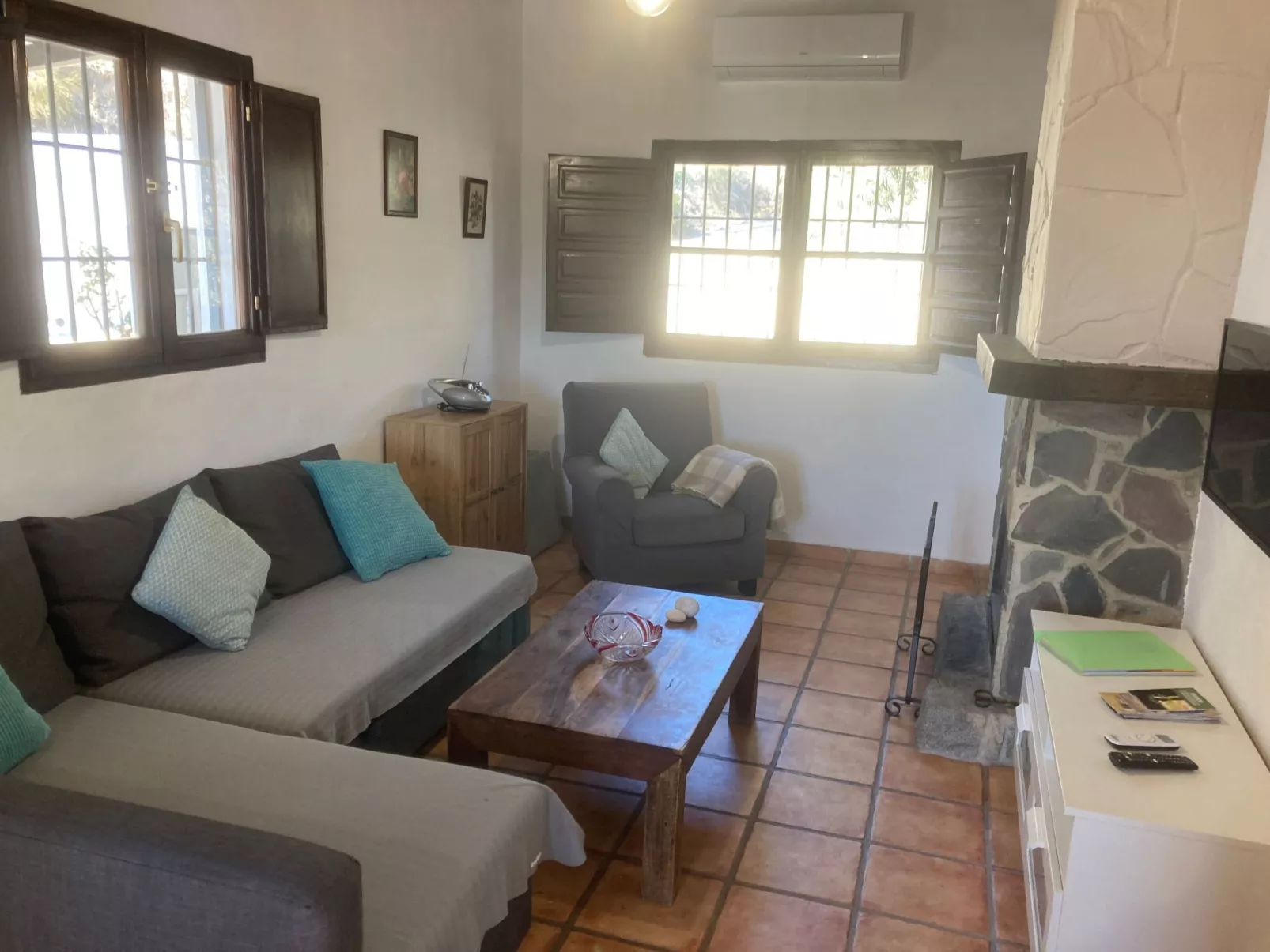 Wunderschön gelegenes Ferienhaus mit privatem Pool-Binnen