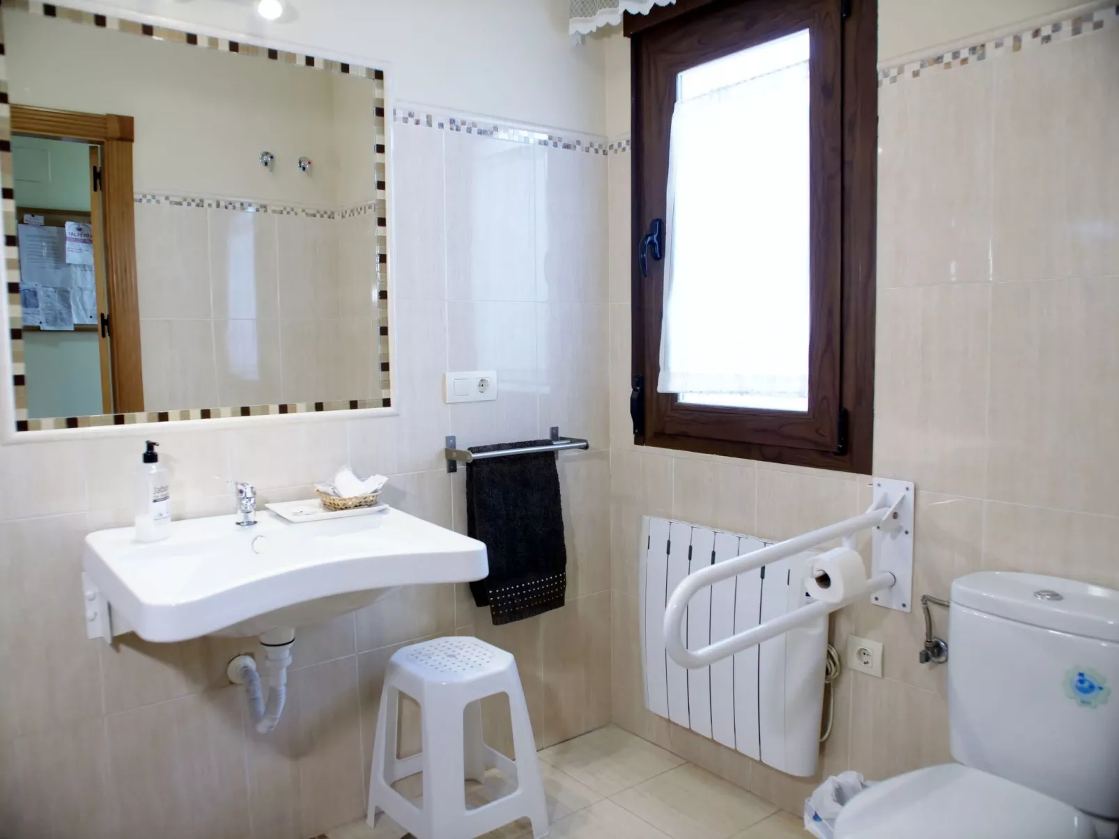 "Casa rural el Castillejo".-Binnen