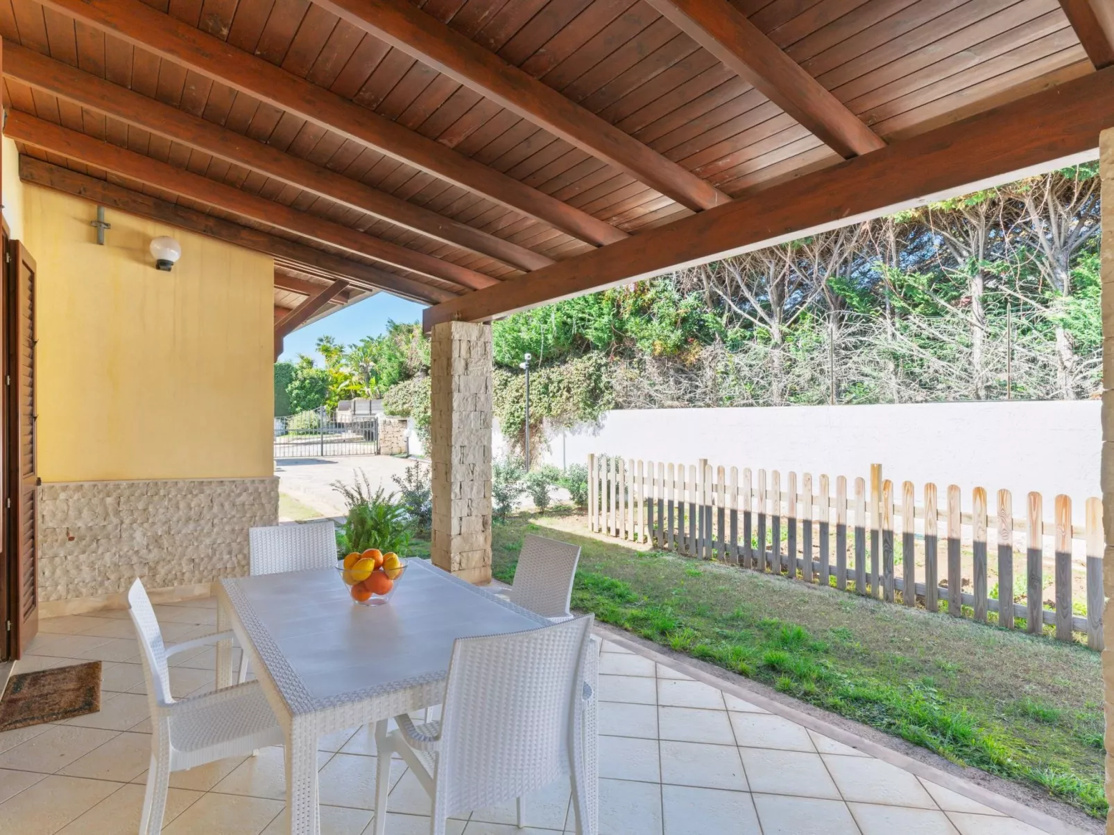 Sterlizia, Villa mit Pool in Meeresnähe-Binnen