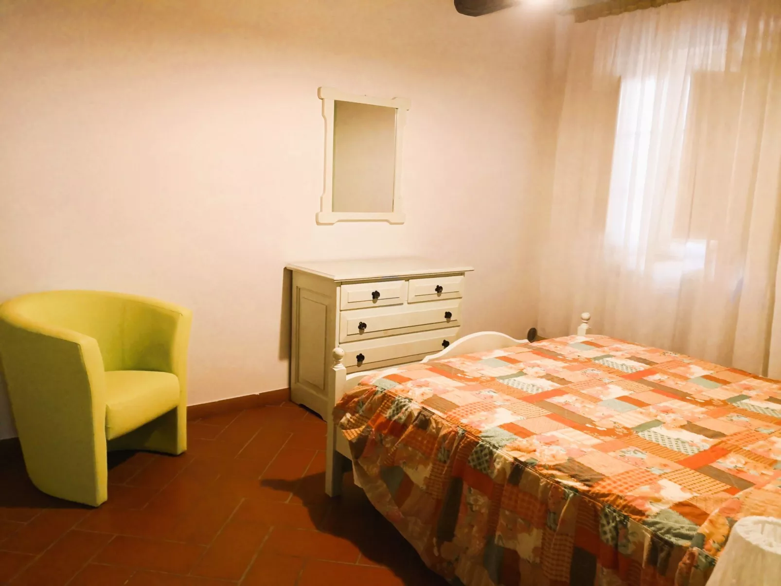 Vier-Zimmer-Wohnung Borgo Collelungo 2 Bäder, erster Stock-Binnen