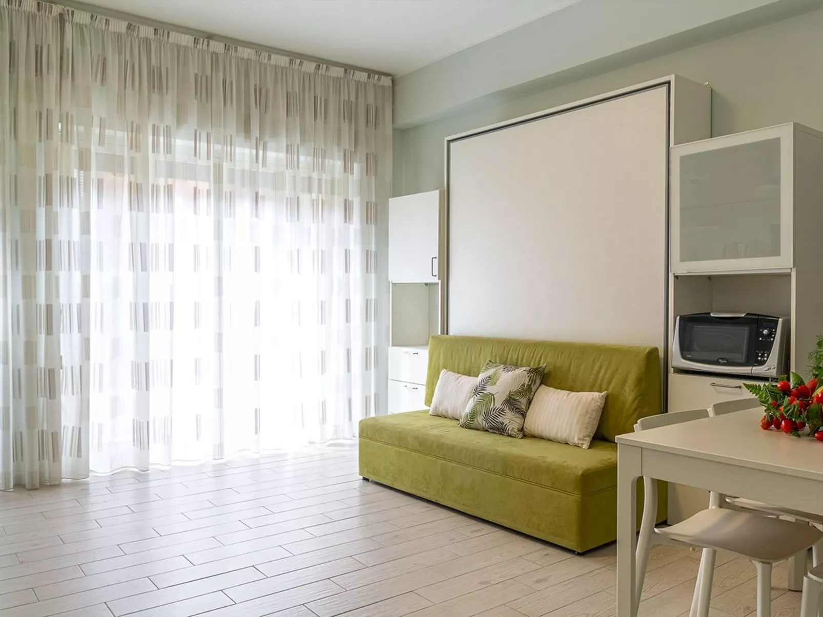 Carmel am Meer-Binnen