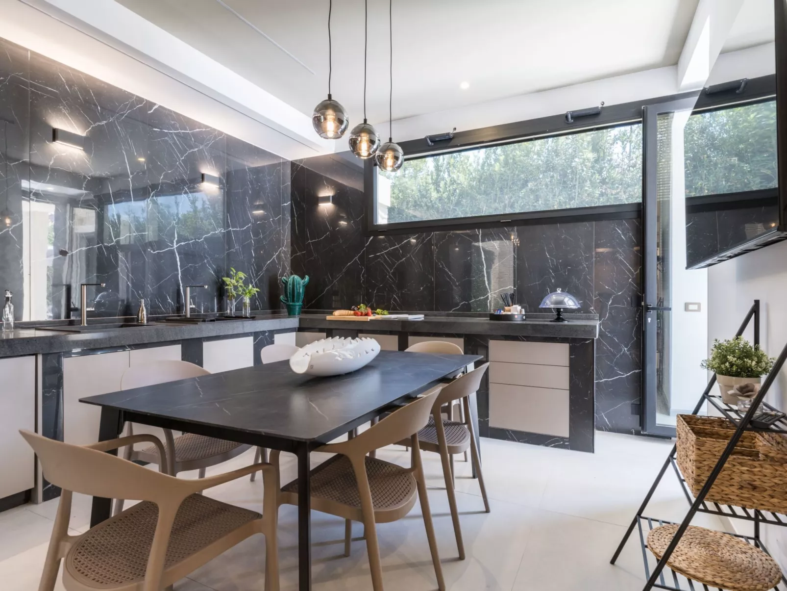 Nereide, Luxusvilla mit Pool am Meer-Binnen