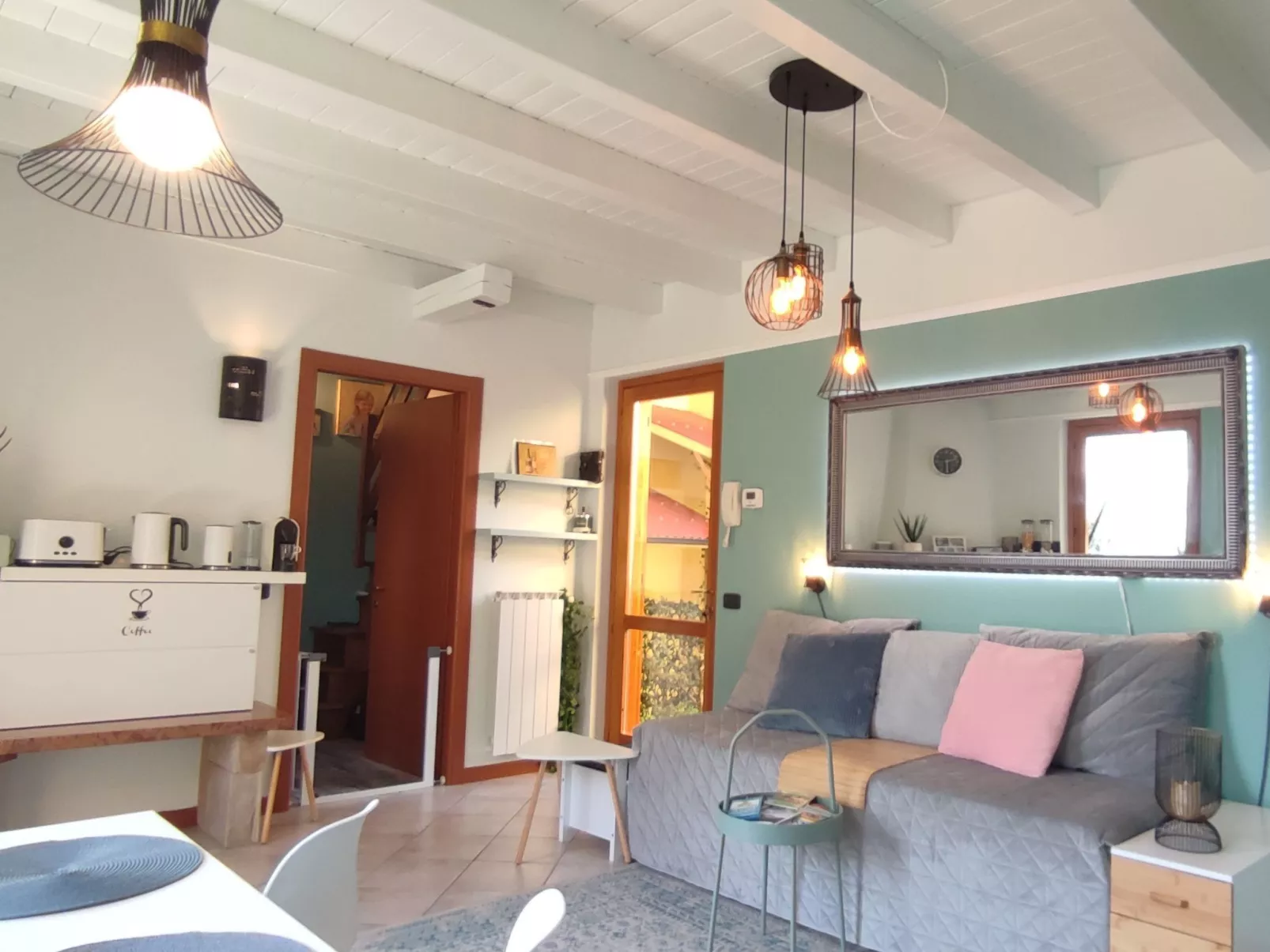 Oasi Azzurra - Drei-Zimmer-Wohnung in einer kleinen Villa mit Terrasse-Binnen