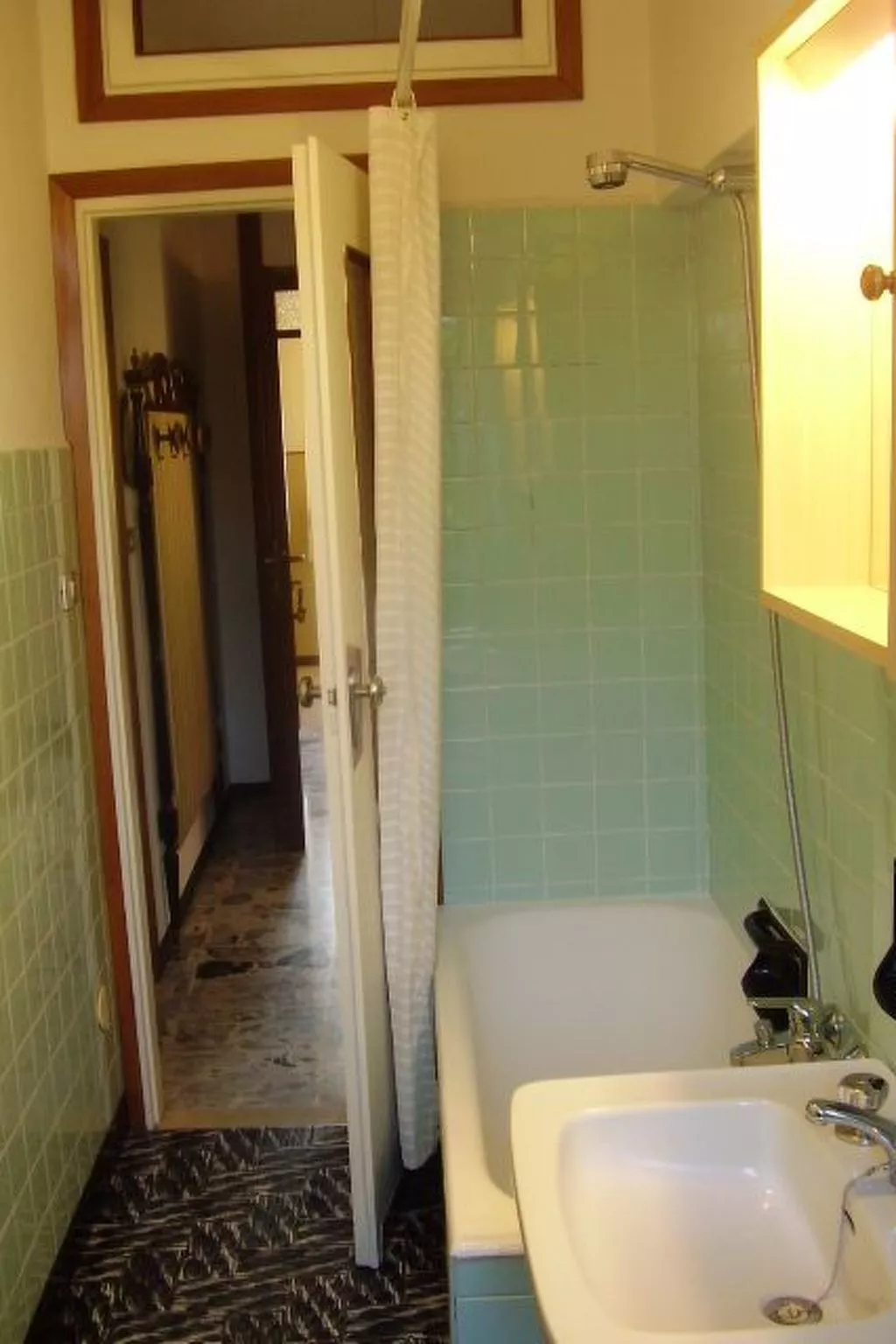 Mit Balkon für 3 Personen-Binnen