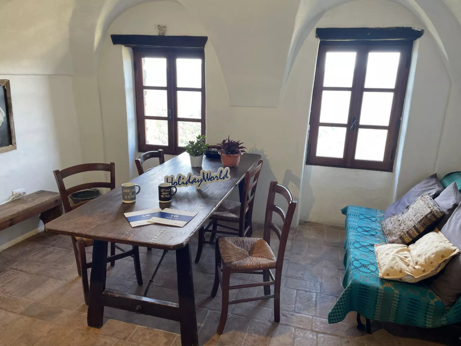 Retreat with a  View by Holiday World-Binnen