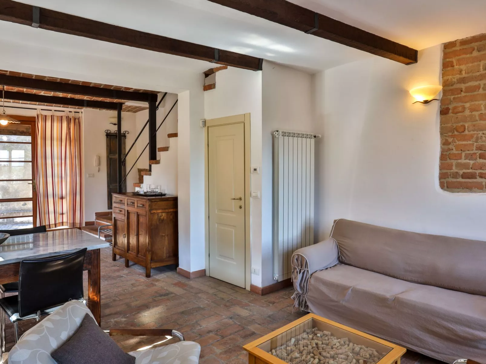 Villa Pesce,Dolcetto-Binnen