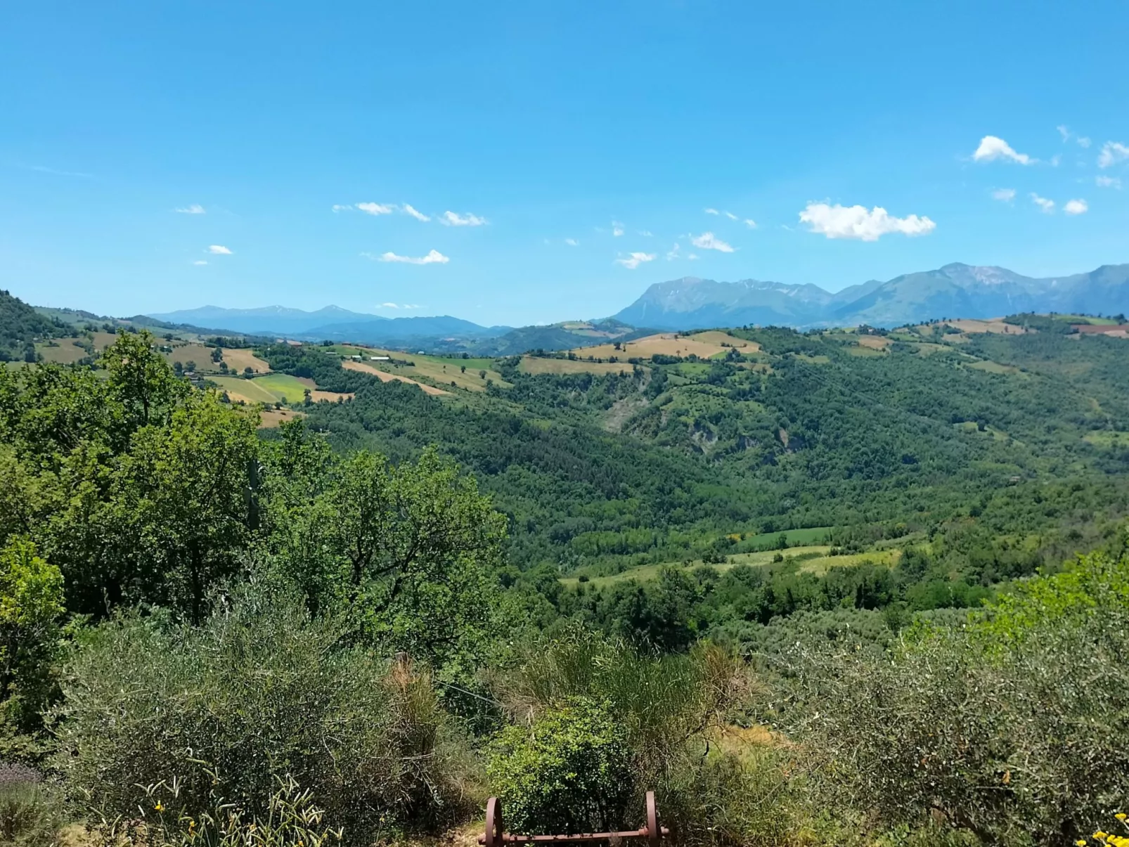 Große Wohnung mit Blick von den Bergen bis zum Meer-Binnen