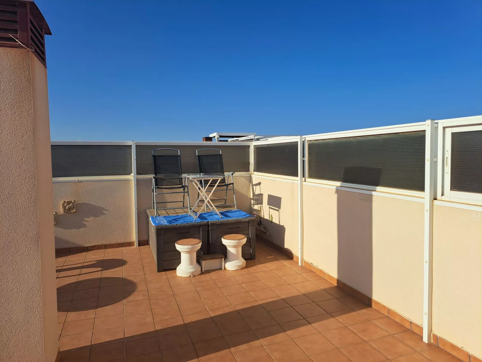 Schönes Appartement mit Grill, Pool und Terrasse-Binnen