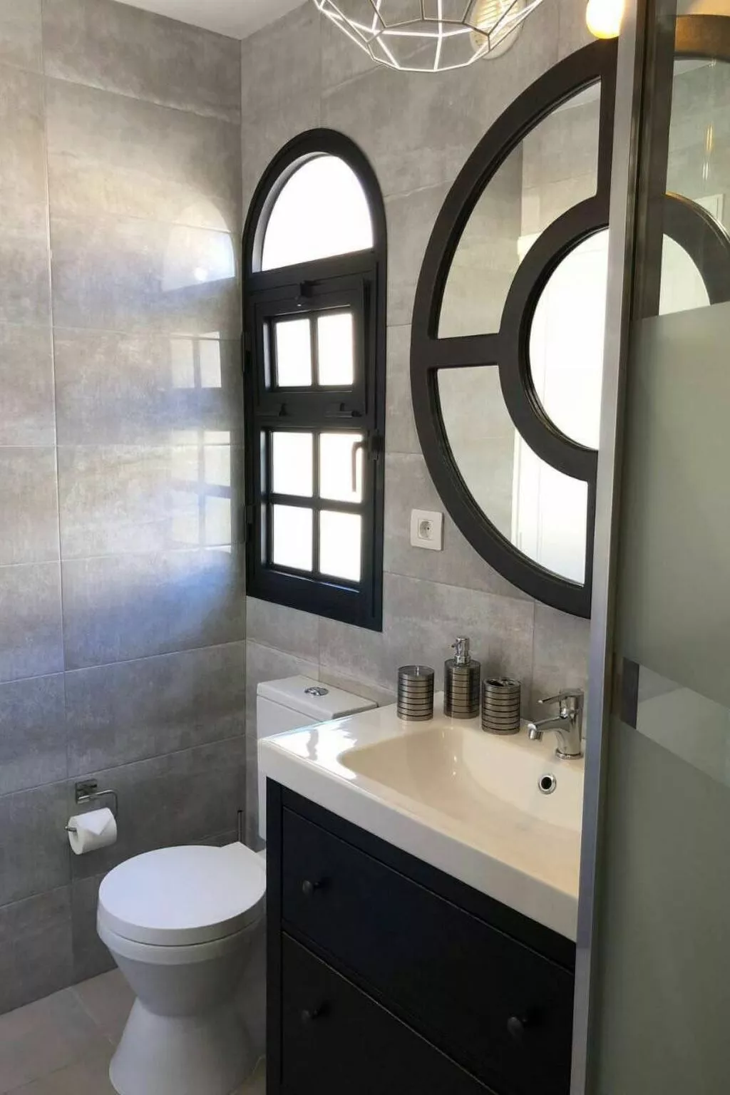 Komfortable Wohnung, Wifi, am Pool-Binnen